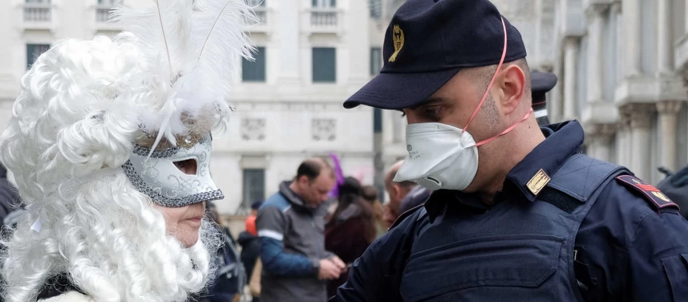 Κορωνοϊός: Ενισχύουν τα μέτρα προστασίας οι ευρωπαϊκές χώρες - Εμπόδια στις μετακινήσεις